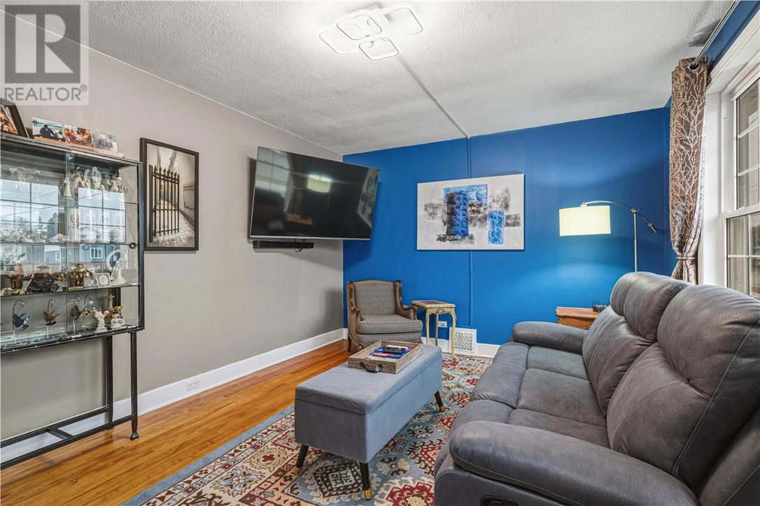 251 Tenth Avenue, Lively, Ontario P3Y 1M6 - Photo 5 - 2125598