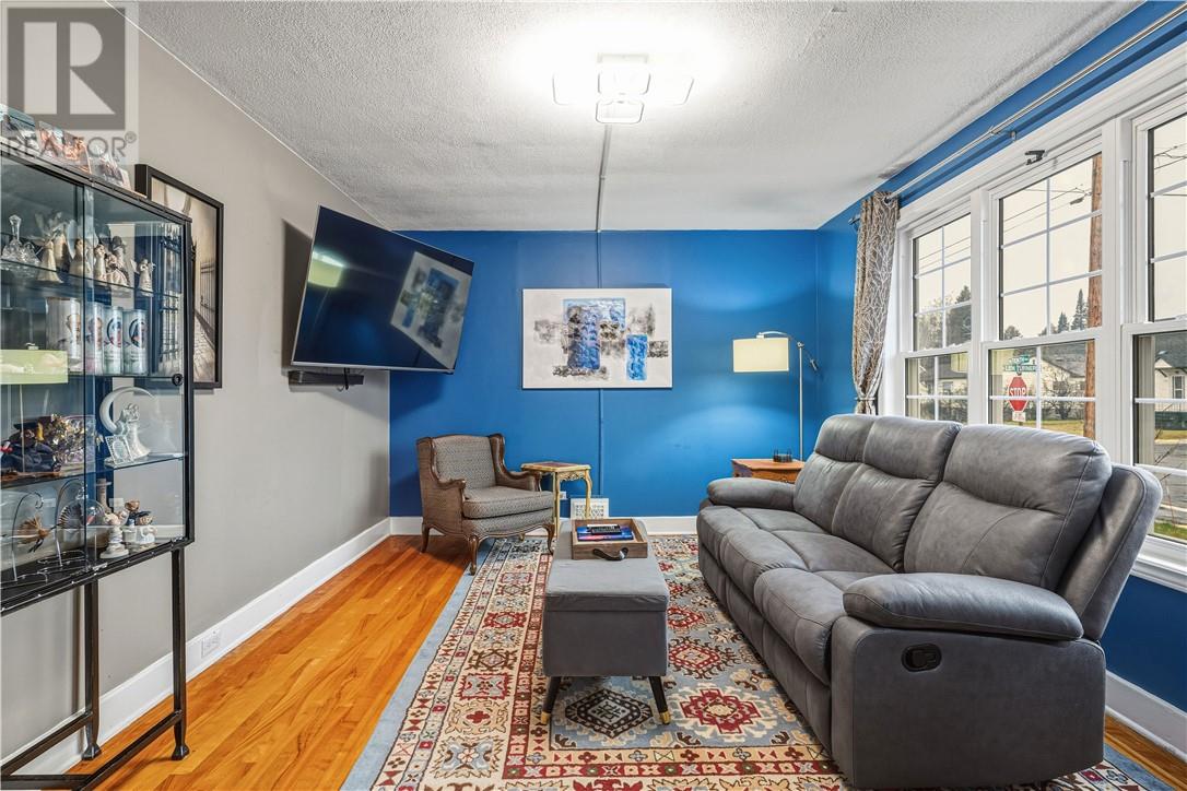 251 Tenth Avenue, Lively, Ontario P3Y 1M6 - Photo 6 - 2125598