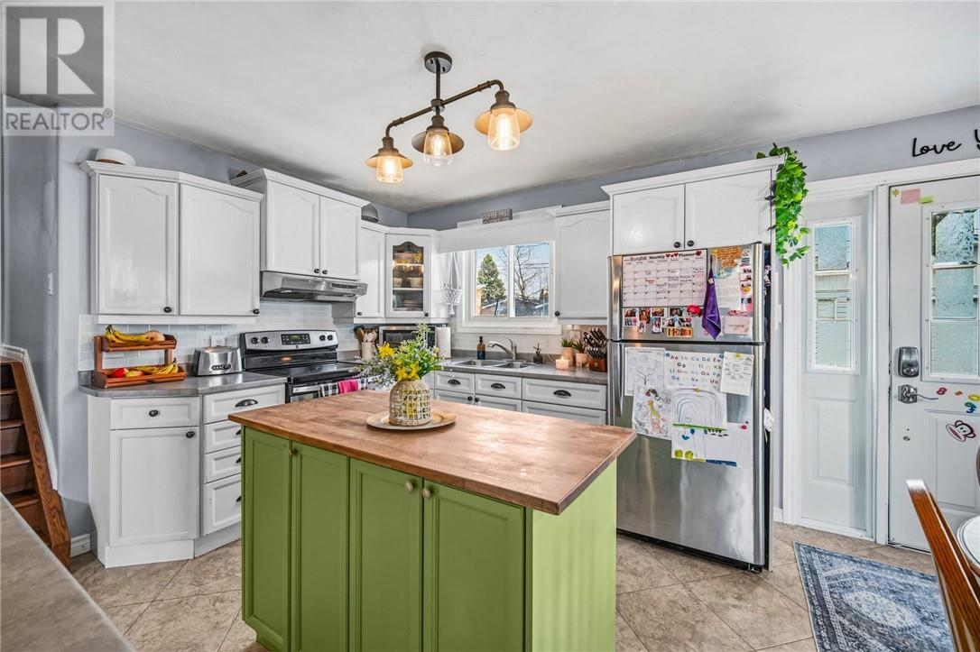 112 Pinellas Road, Chelmsford, Ontario P0M 1L0 - Photo 2 - 2125596