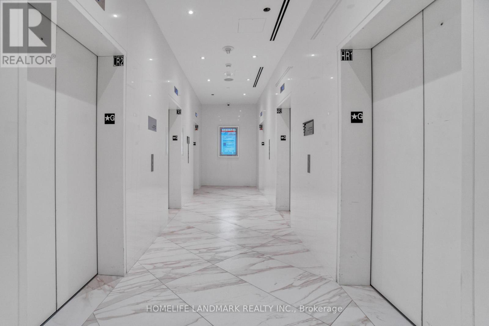 2312 - 3900 Confederation Parkway, Mississauga, Ontario  L5B 0M3 - Photo 3 - W12535792