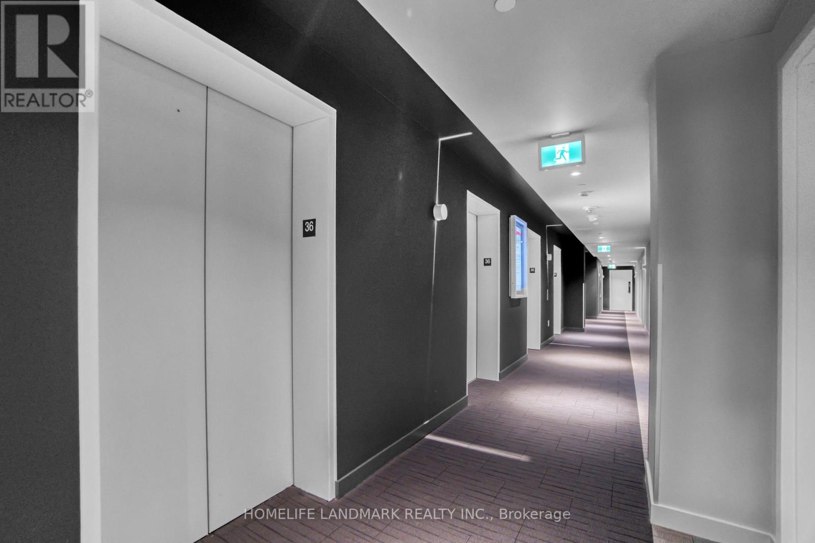 2312 - 3900 Confederation Parkway, Mississauga, Ontario  L5B 0M3 - Photo 4 - W12535792