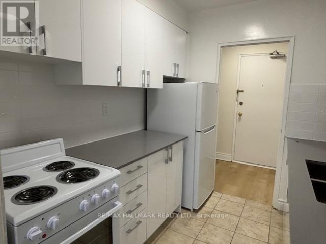 204 - 159 Stephen Drive, Toronto, Ontario  M8Y 3N5 - Photo 5 - W12535814