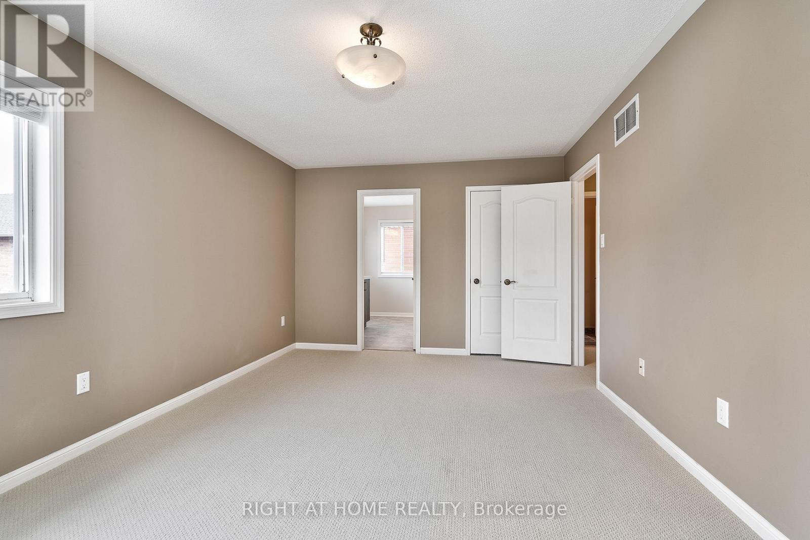 1337 Goldhawk Trail, Oakville, Ontario  L6M 3Y6 - Photo 13 - W12535834