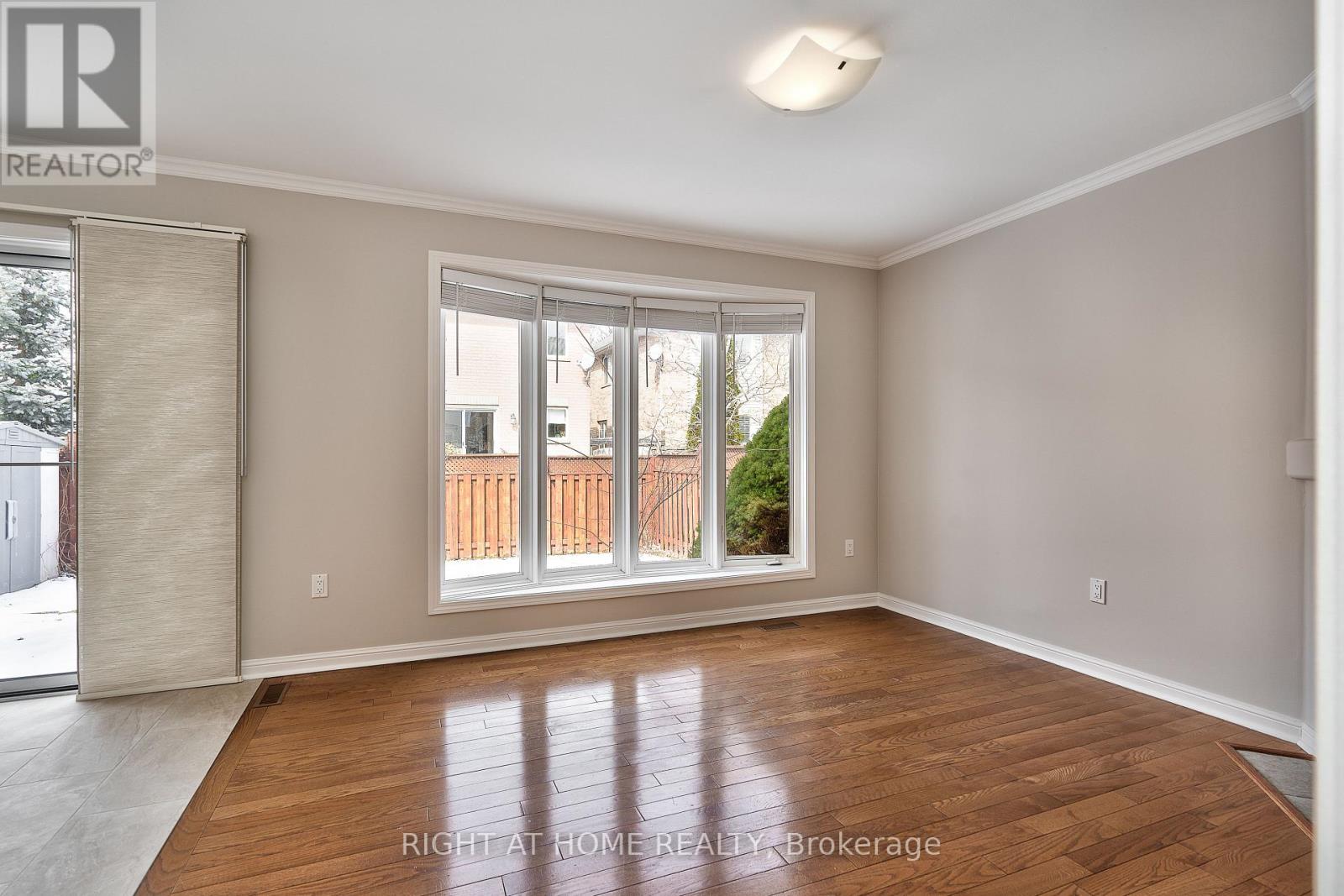 1337 Goldhawk Trail, Oakville, Ontario  L6M 3Y6 - Photo 7 - W12535834