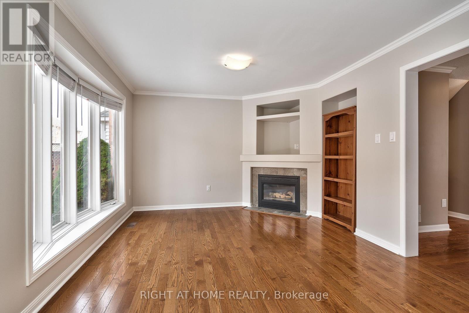 1337 Goldhawk Trail, Oakville, Ontario  L6M 3Y6 - Photo 8 - W12535834