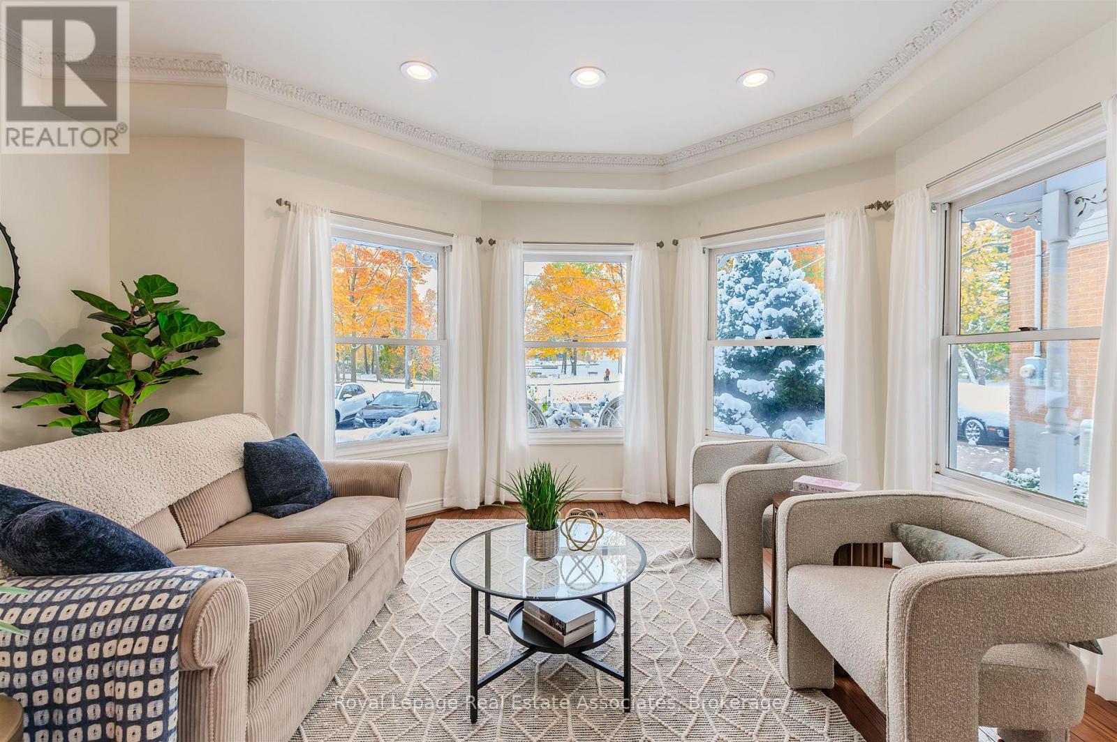 599 Lakeside Avenue, Mississauga, Ontario  L5G 1N7 - Photo 11 - W12535838