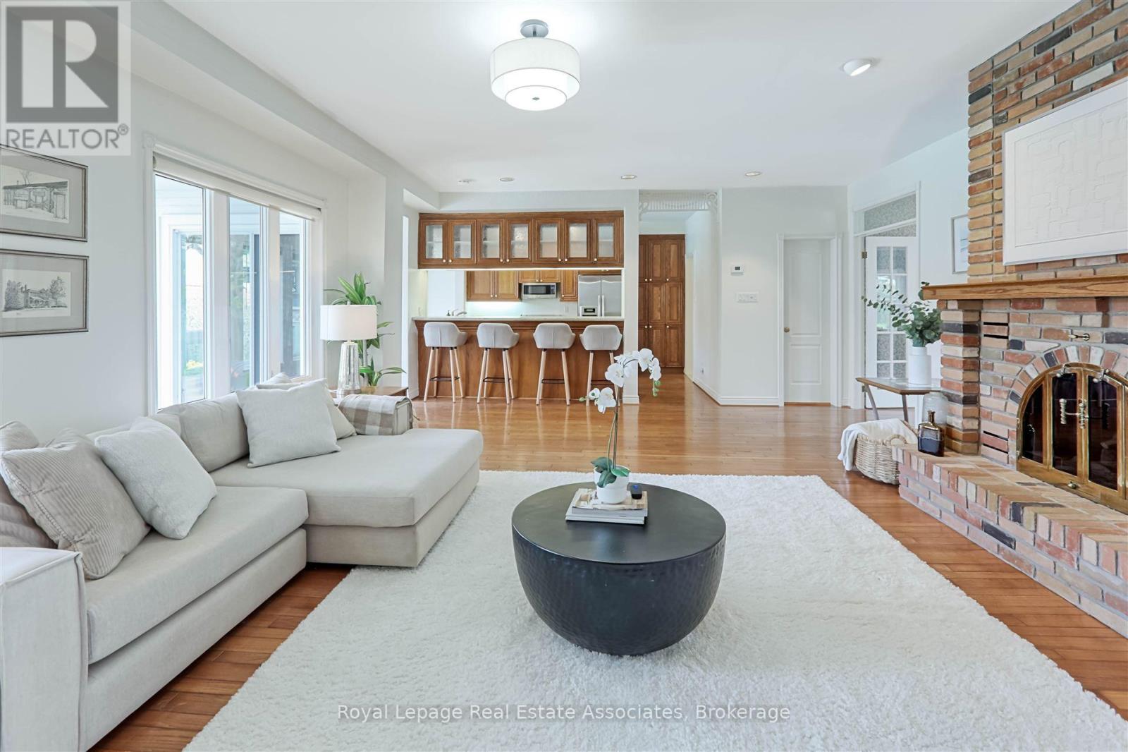 599 Lakeside Avenue, Mississauga, Ontario  L5G 1N7 - Photo 21 - W12535838