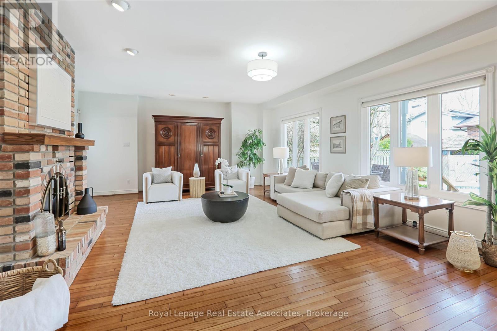 599 Lakeside Avenue, Mississauga, Ontario  L5G 1N7 - Photo 22 - W12535838