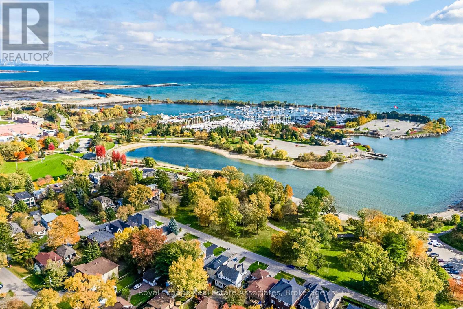 599 Lakeside Avenue, Mississauga, Ontario  L5G 1N7 - Photo 3 - W12535838