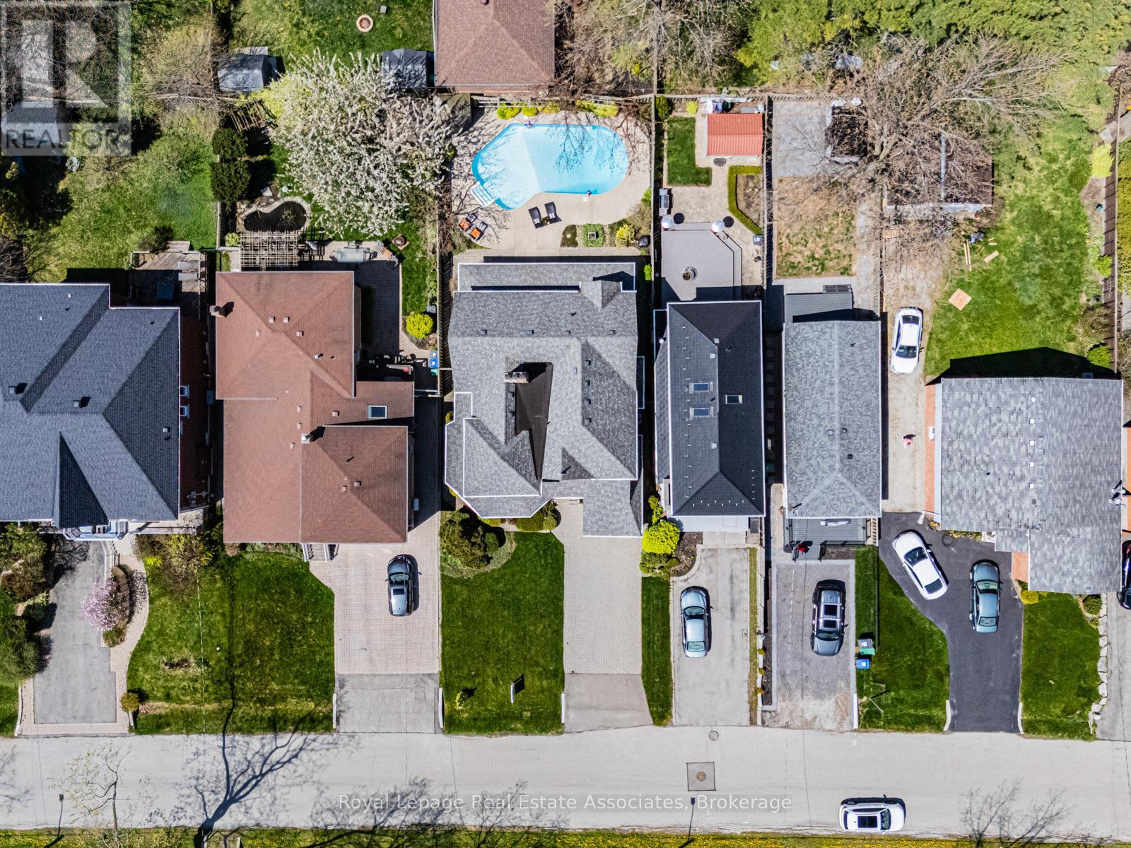 599 Lakeside Avenue, Mississauga, Ontario  L5G 1N7 - Photo 5 - W12535838