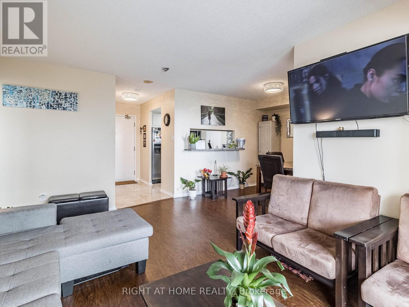 1208 - 285 Enfield Place, Mississauga, Ontario  L5B 3Y6 - Photo 12 - W12535846