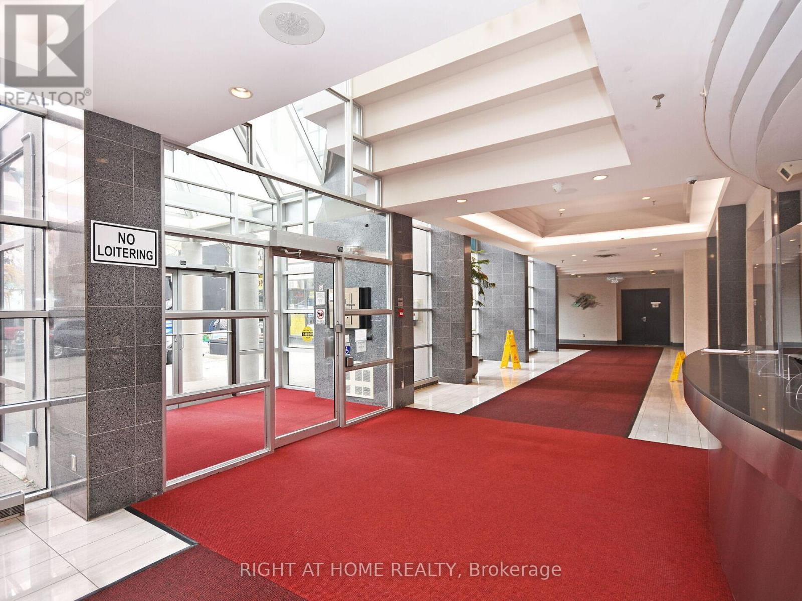 1208 - 285 Enfield Place, Mississauga, Ontario  L5B 3Y6 - Photo 3 - W12535846