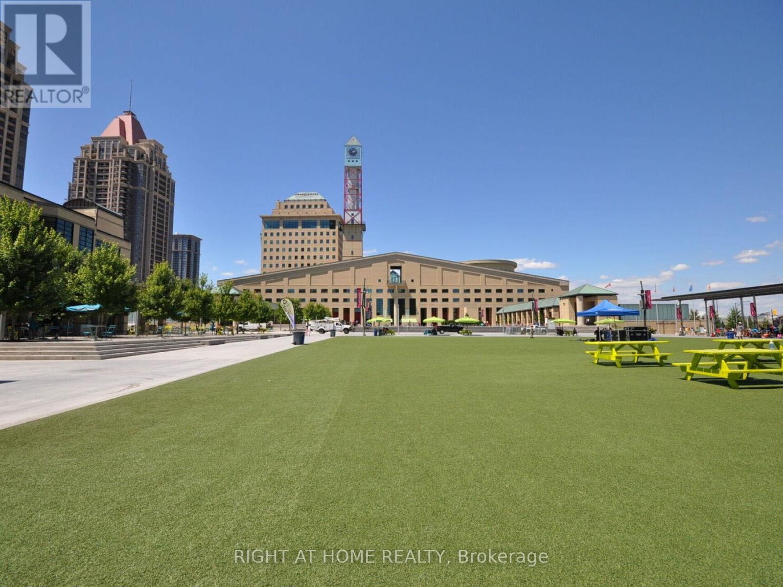 1208 - 285 Enfield Place, Mississauga, Ontario  L5B 3Y6 - Photo 36 - W12535846