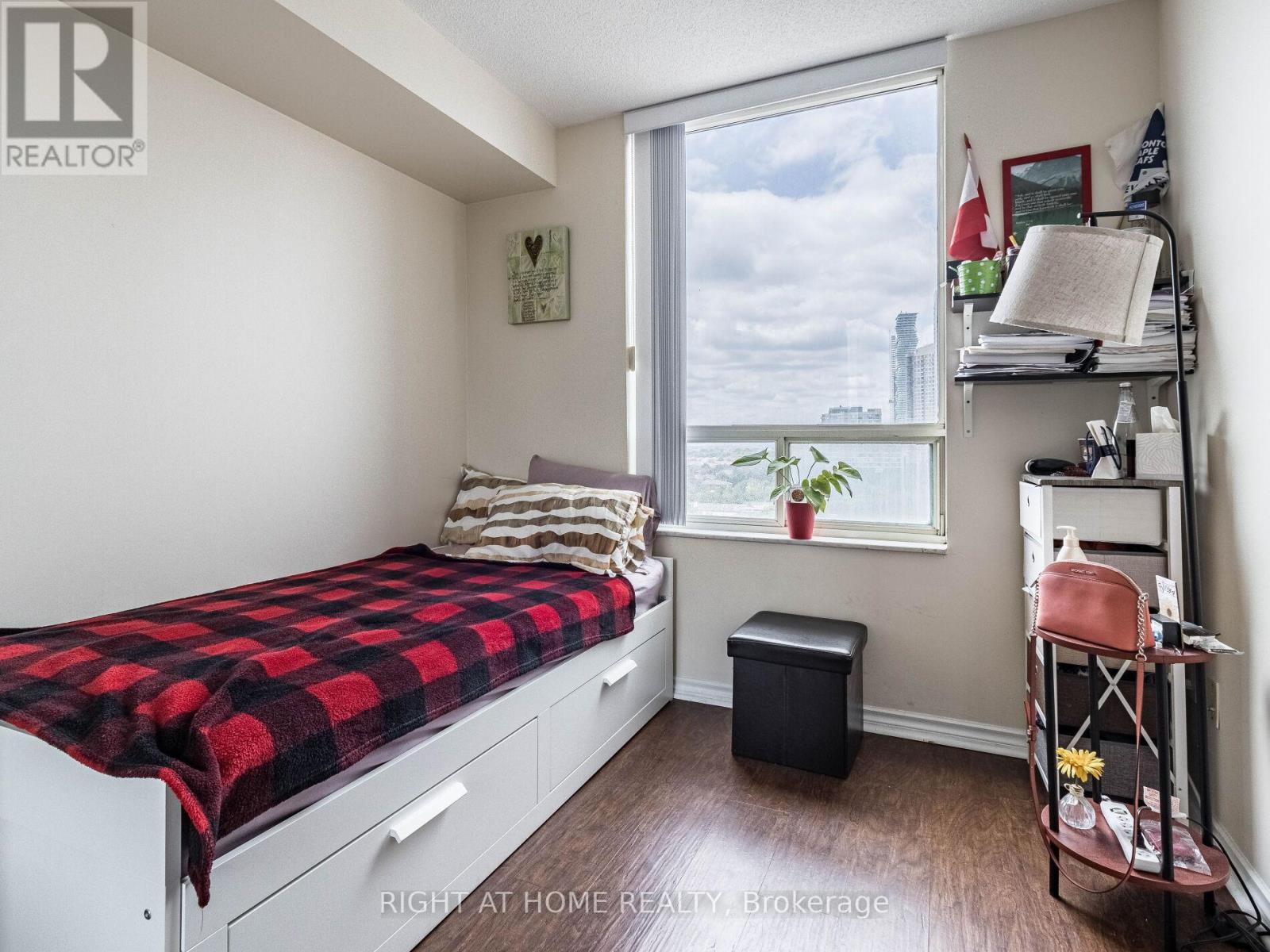 1208 - 285 Enfield Place, Mississauga, Ontario  L5B 3Y6 - Photo 19 - W12535866