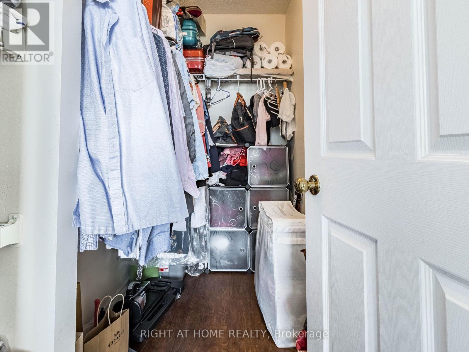 1208 - 285 Enfield Place, Mississauga, Ontario  L5B 3Y6 - Photo 23 - W12535866