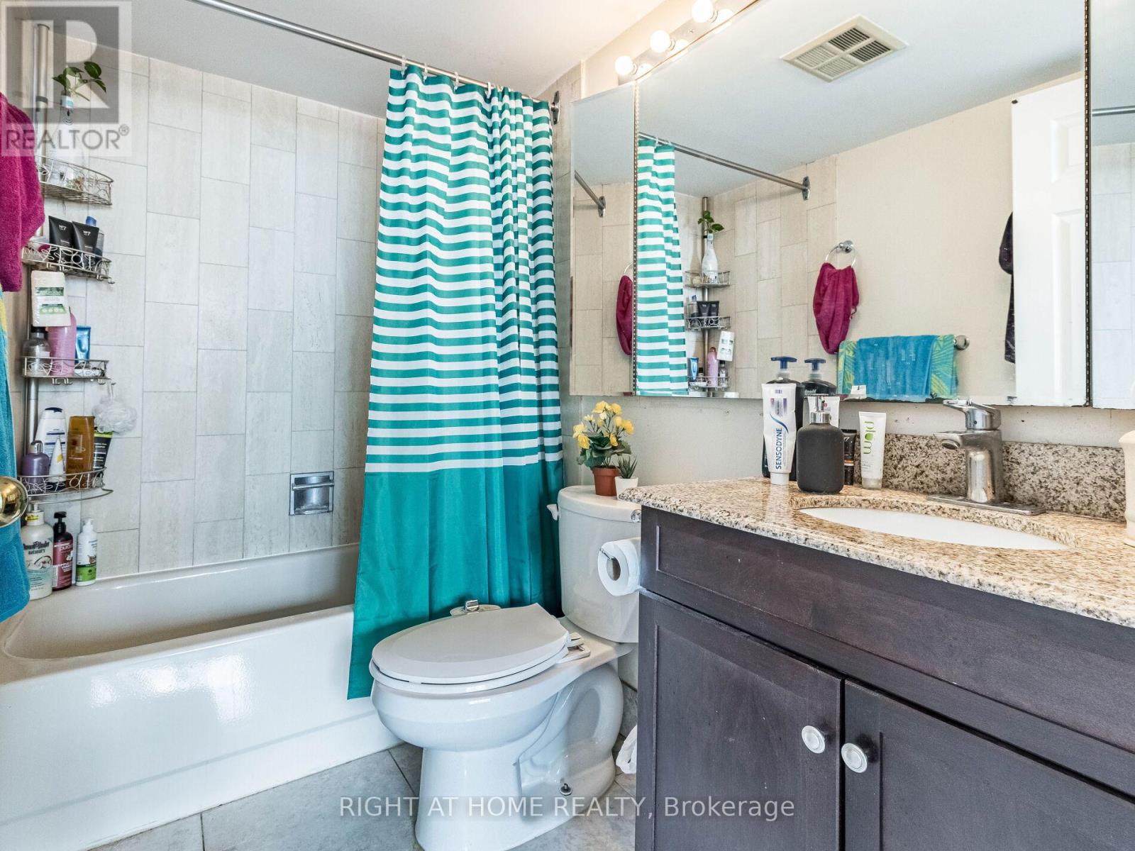 1208 - 285 Enfield Place, Mississauga, Ontario  L5B 3Y6 - Photo 24 - W12535866