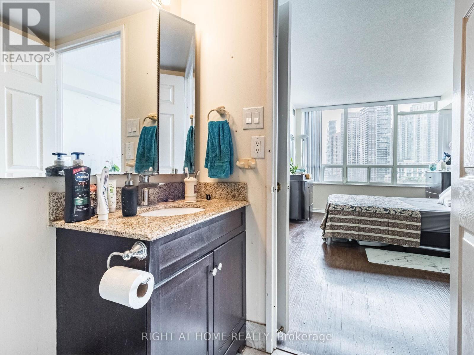 1208 - 285 Enfield Place, Mississauga, Ontario  L5B 3Y6 - Photo 26 - W12535866