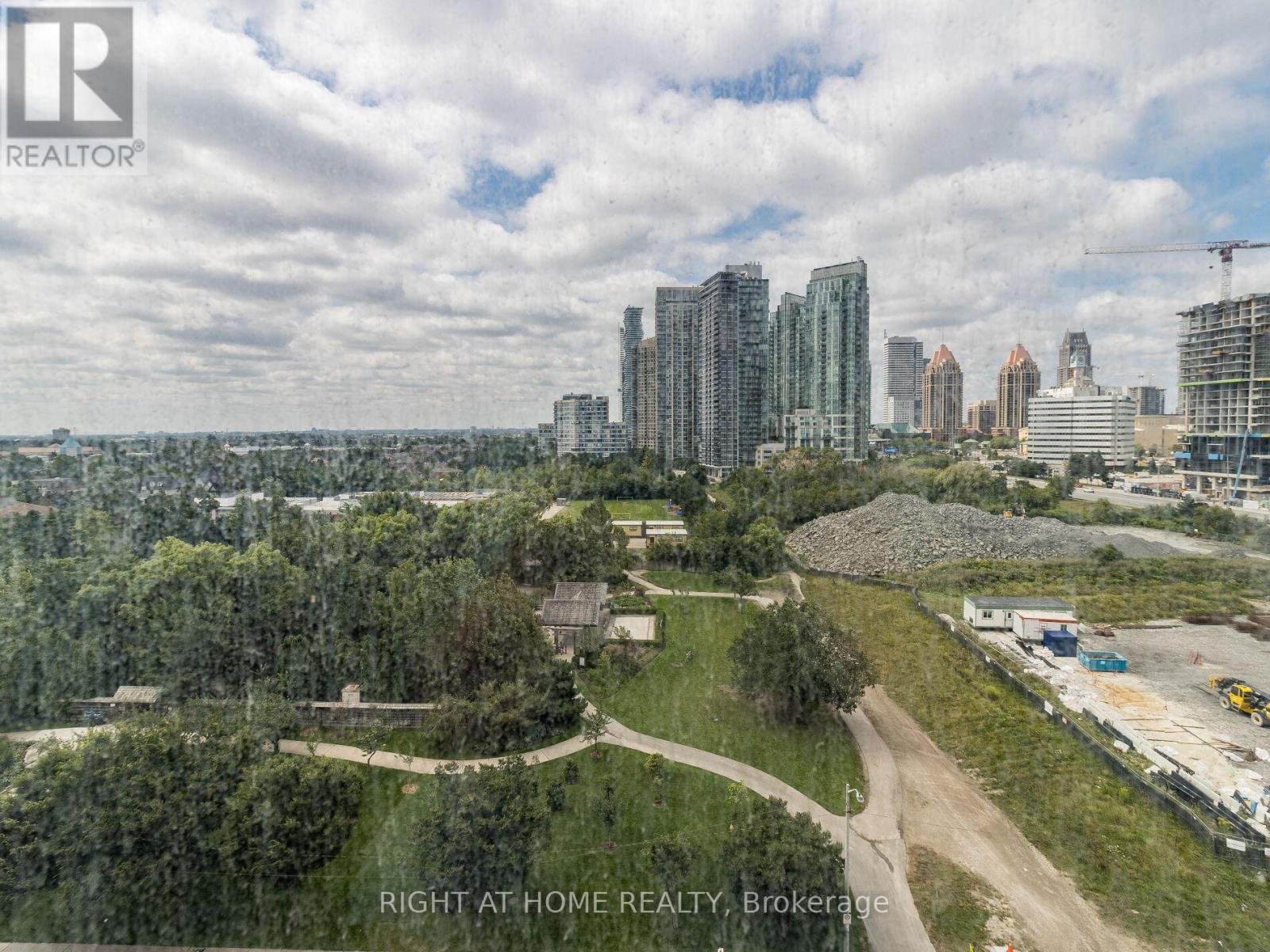 1208 - 285 Enfield Place, Mississauga, Ontario  L5B 3Y6 - Photo 29 - W12535866