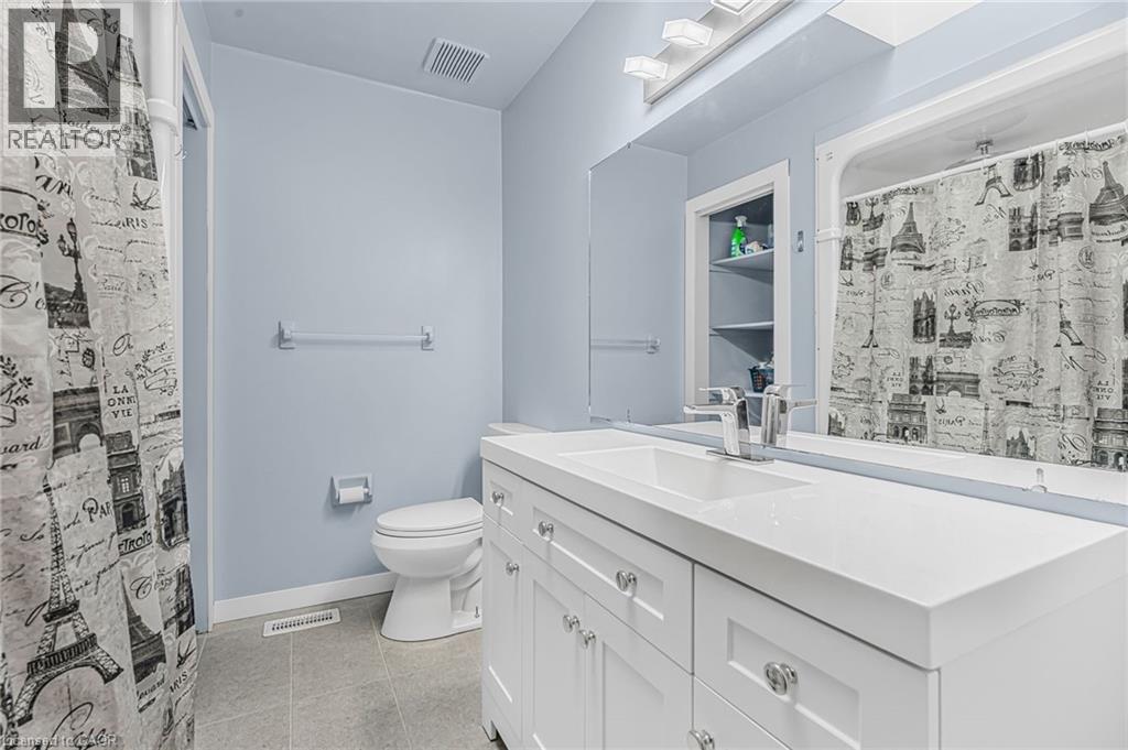 5880 Crimson Drive, Niagara Falls, Ontario  L2G 7T7 - Photo 16 - 40773648