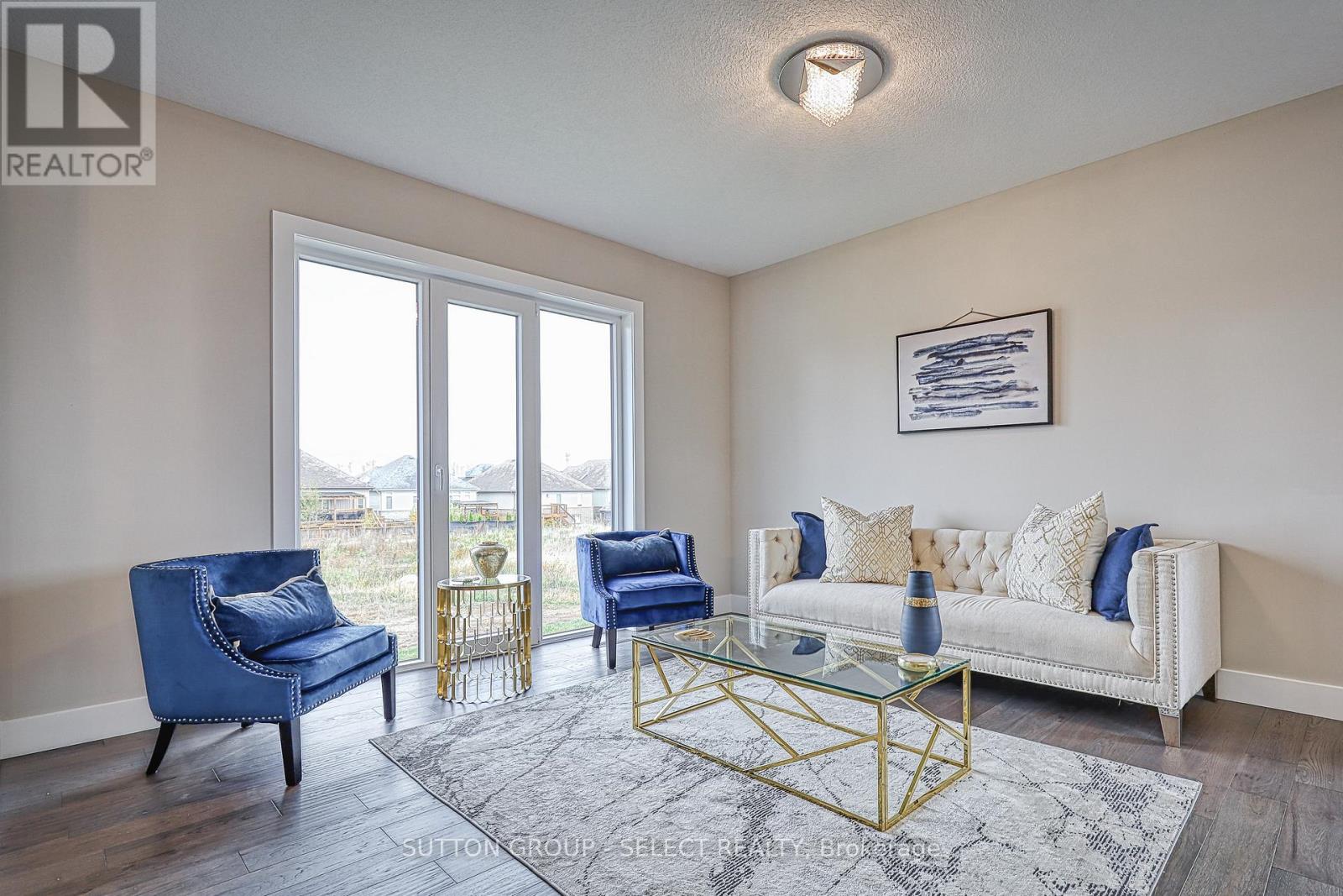 19 Alexander Circle, Strathroy-Caradoc, Ontario  N7G 0B4 - Photo 12 - X12535950