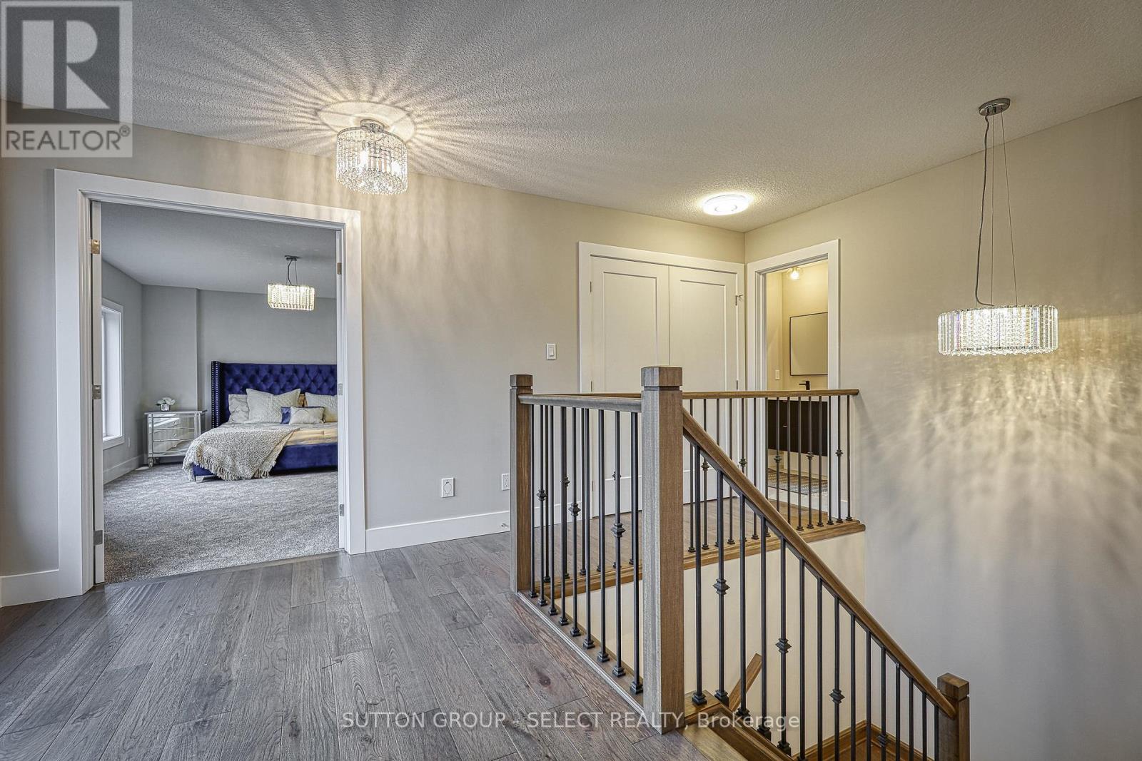 19 Alexander Circle, Strathroy-Caradoc, Ontario  N7G 0B4 - Photo 14 - X12535950