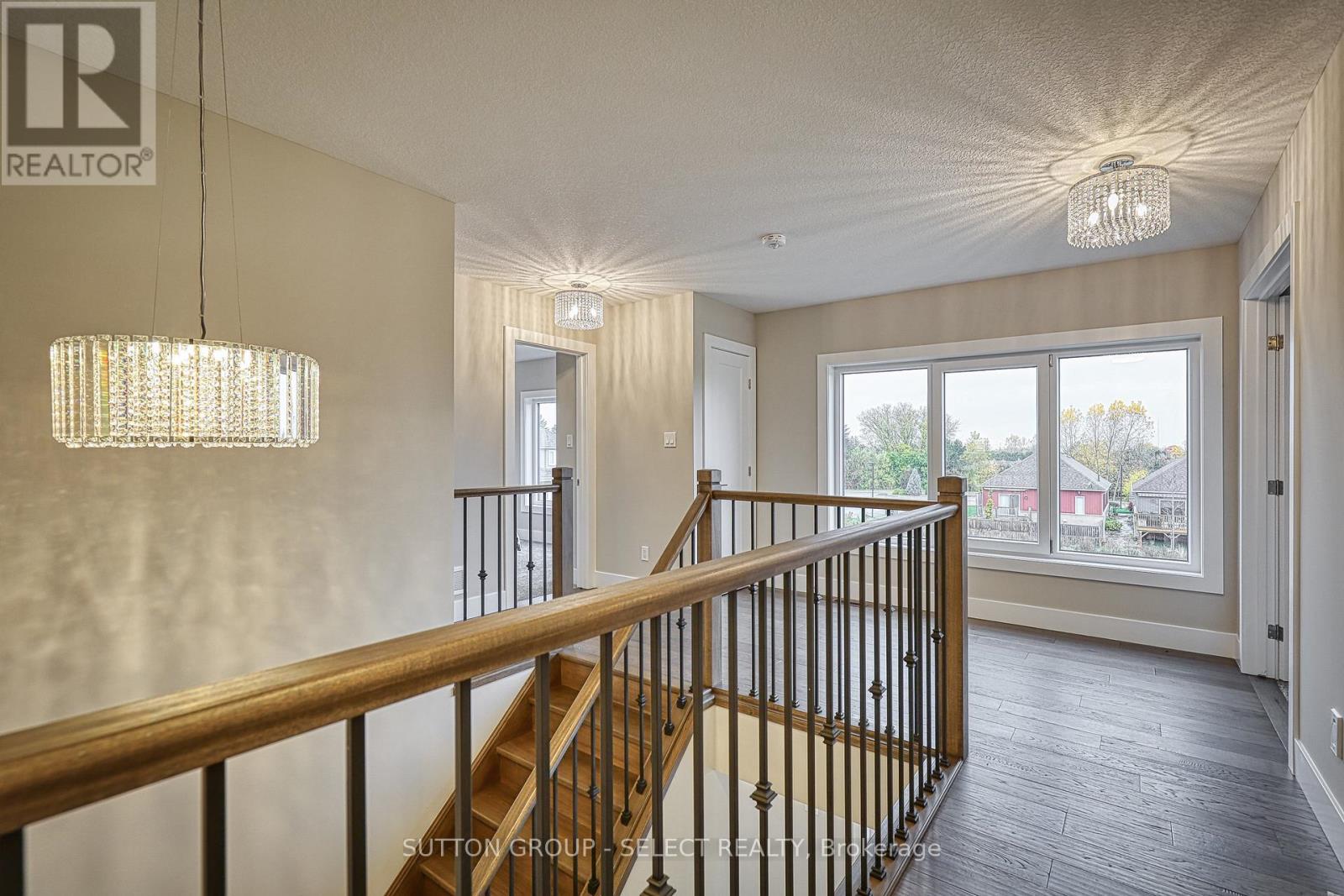 19 Alexander Circle, Strathroy-Caradoc, Ontario  N7G 0B4 - Photo 15 - X12535950