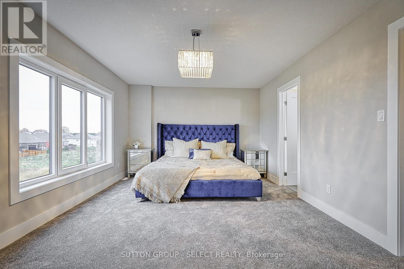 19 Alexander Circle, Strathroy-Caradoc, Ontario  N7G 0B4 - Photo 16 - X12535950