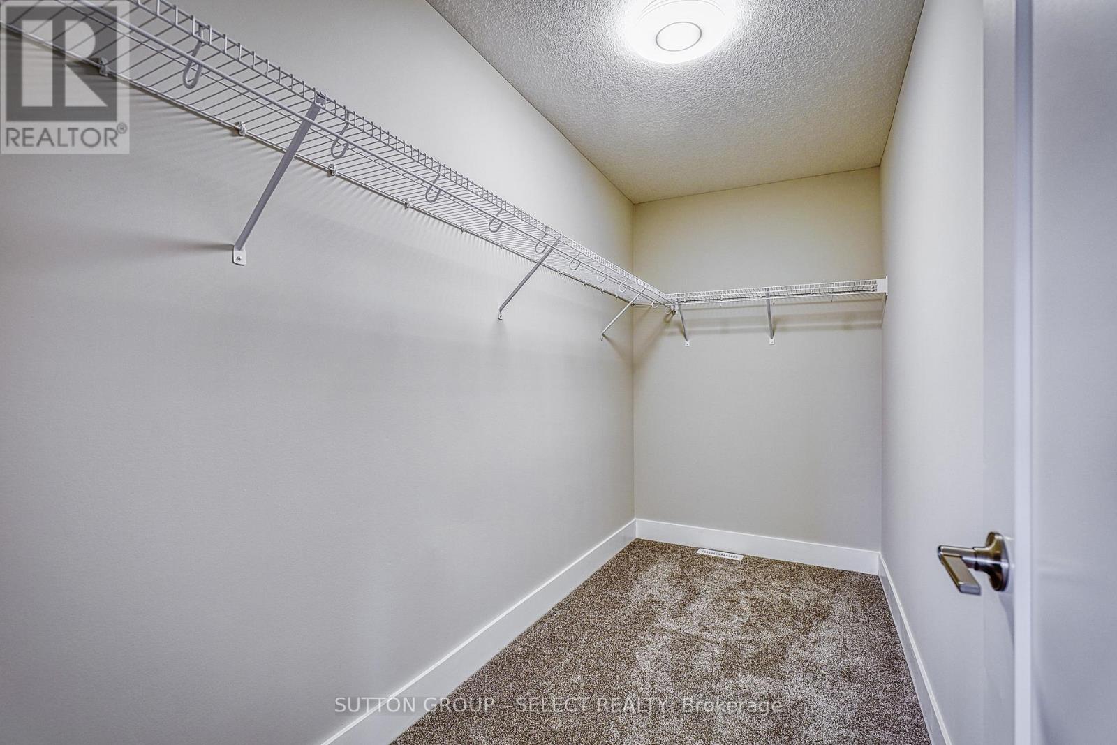 19 Alexander Circle, Strathroy-Caradoc, Ontario  N7G 0B4 - Photo 18 - X12535950