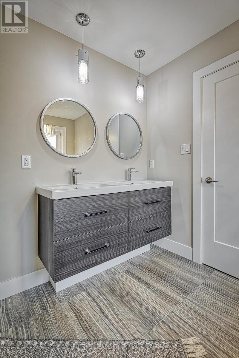 19 Alexander Circle, Strathroy-Caradoc, Ontario  N7G 0B4 - Photo 20 - X12535950