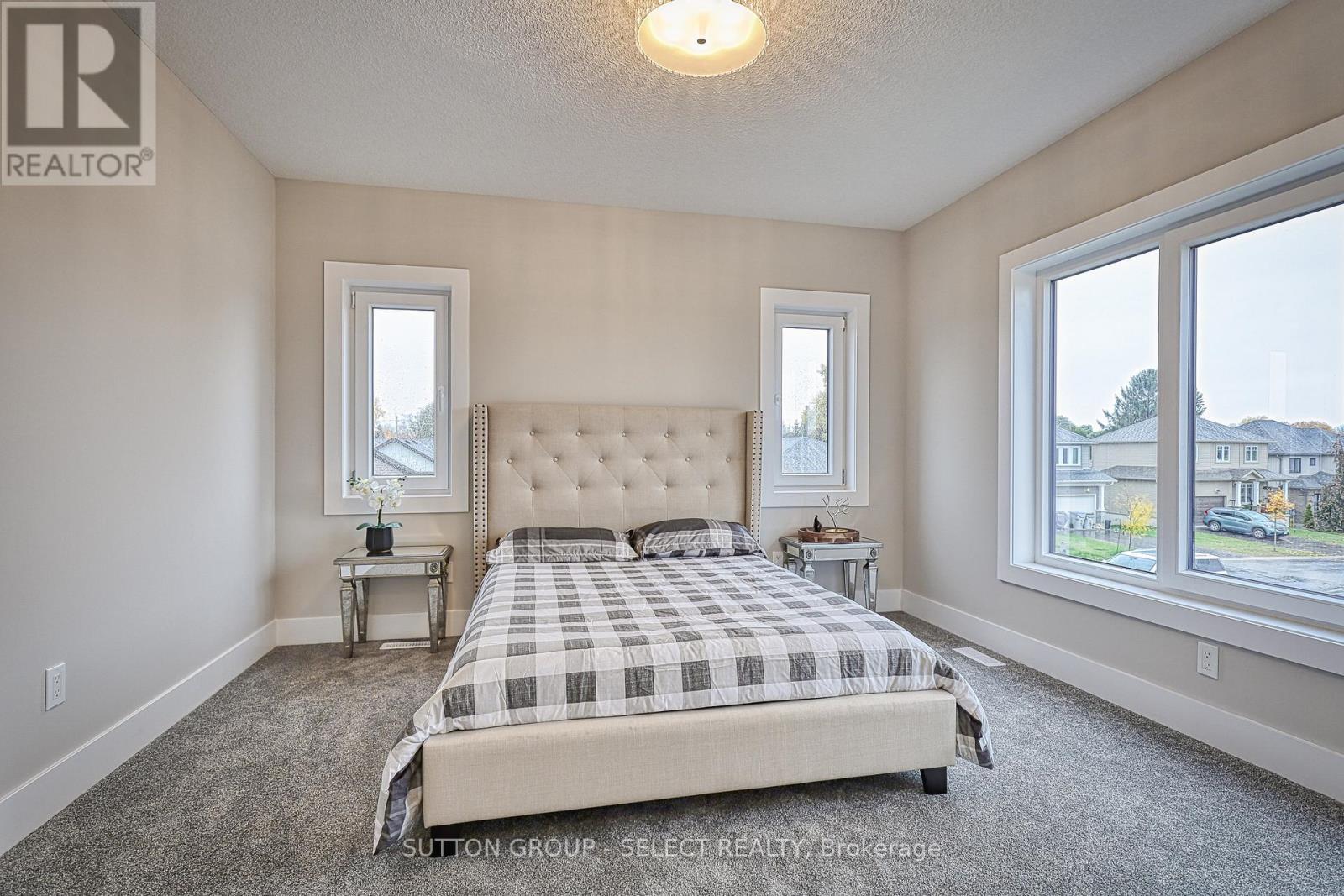 19 Alexander Circle, Strathroy-Caradoc, Ontario  N7G 0B4 - Photo 22 - X12535950