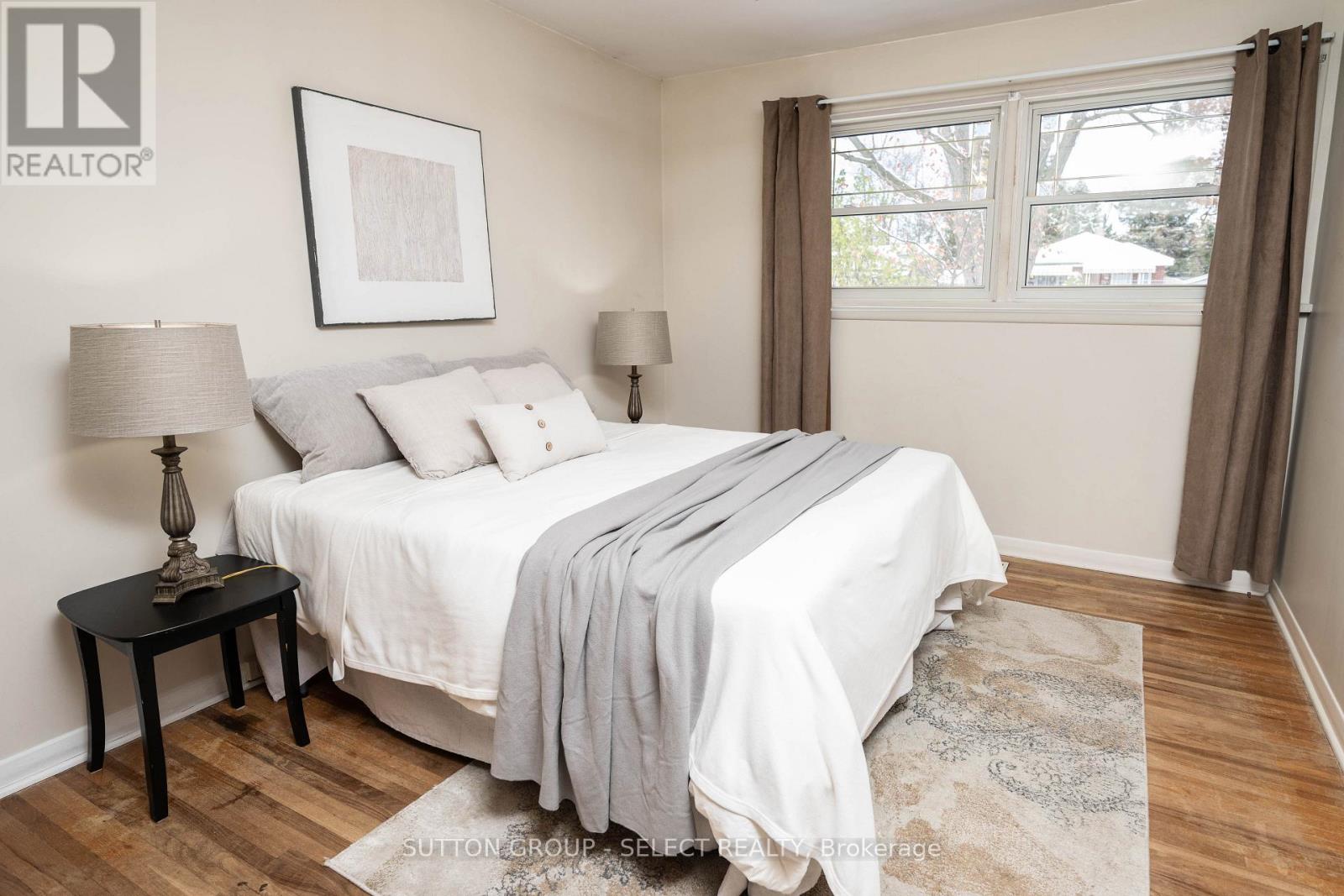 Photo 10 of 21 for 110 Laurentian Drive N