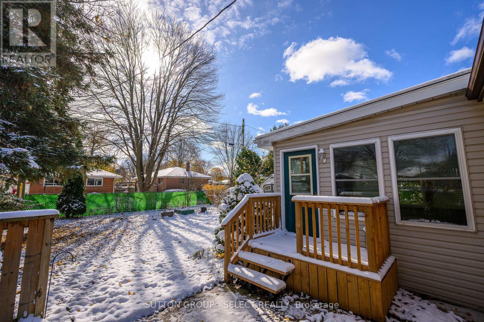 110 Laurentian Drive N, London East, Ontario  N5W 1P2 - Photo 18 - X12536012