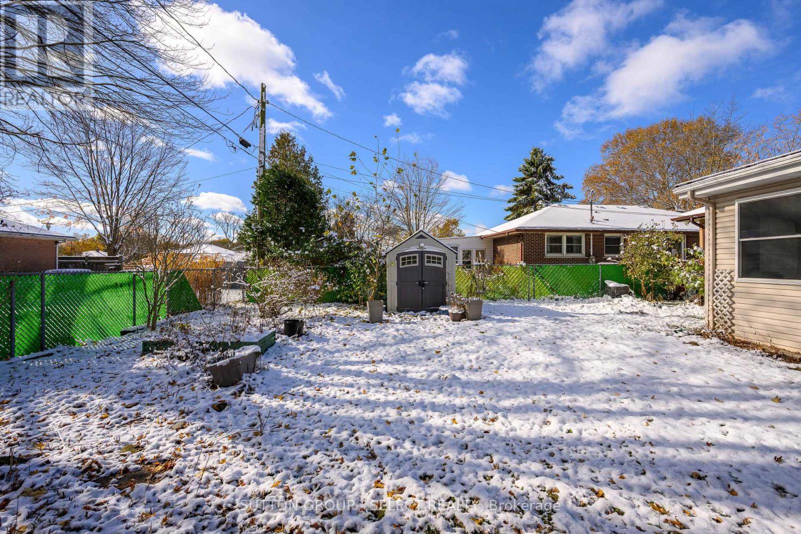 Photo 19 of 21 for 110 Laurentian Drive N