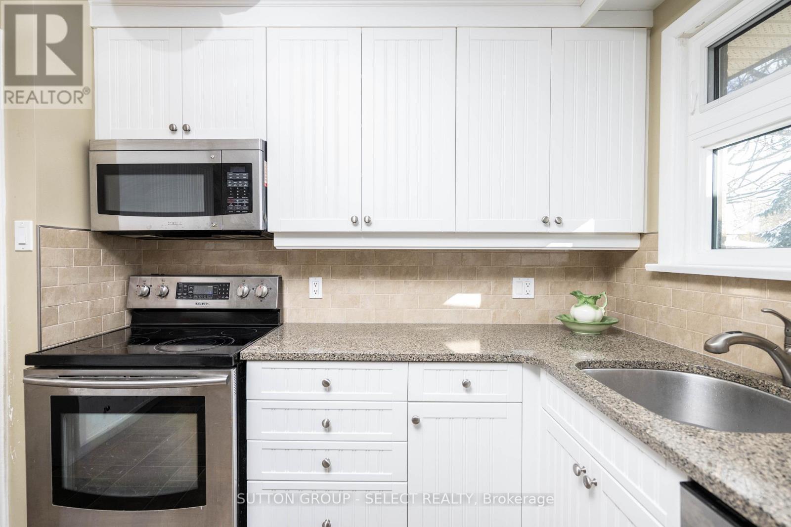 110 Laurentian Drive N, London East, Ontario  N5W 1P2 - Photo 9 - X12536012