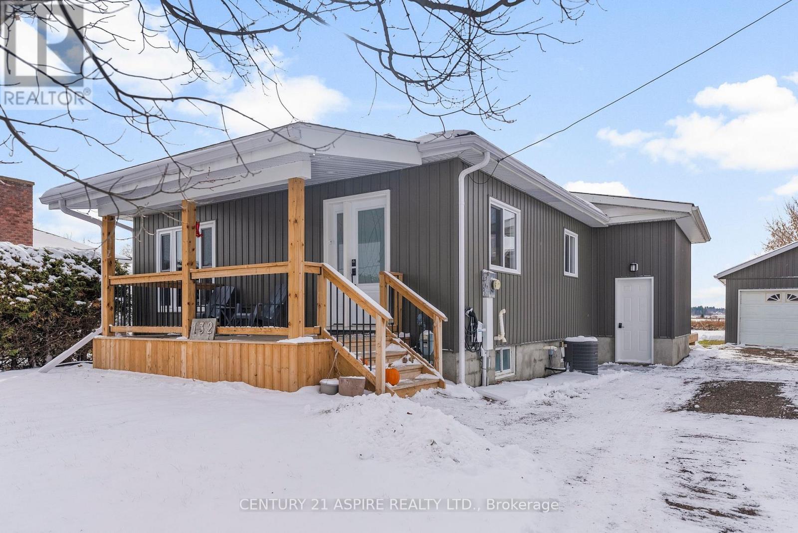 132 Mud Lake Road, Pembroke, Ontario  K8A 6W4 - Photo 2 - X12535984