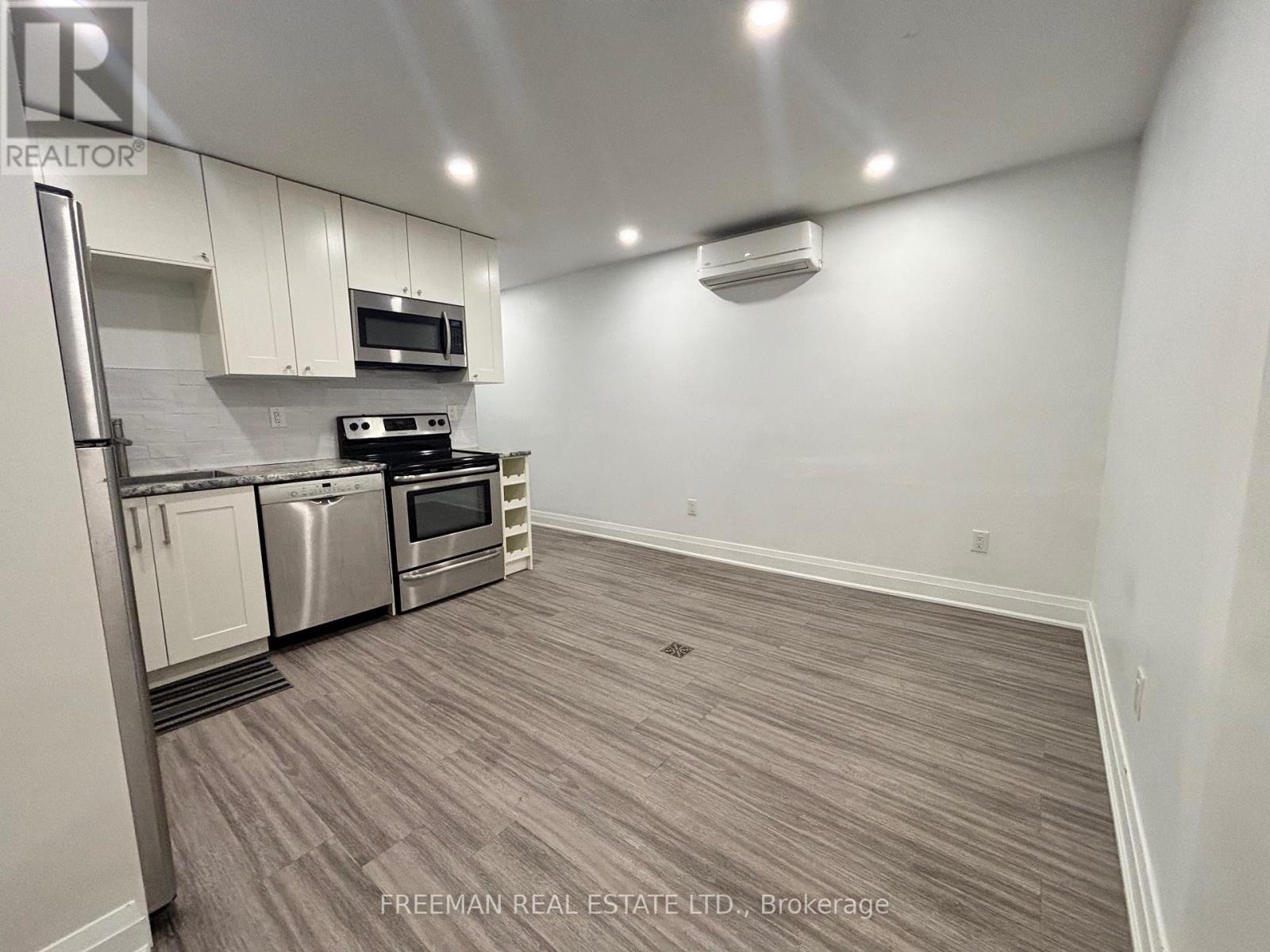 Lower - 340 Howland Avenue, Toronto, Ontario  M5R 3B9 - Photo 3 - C12464031