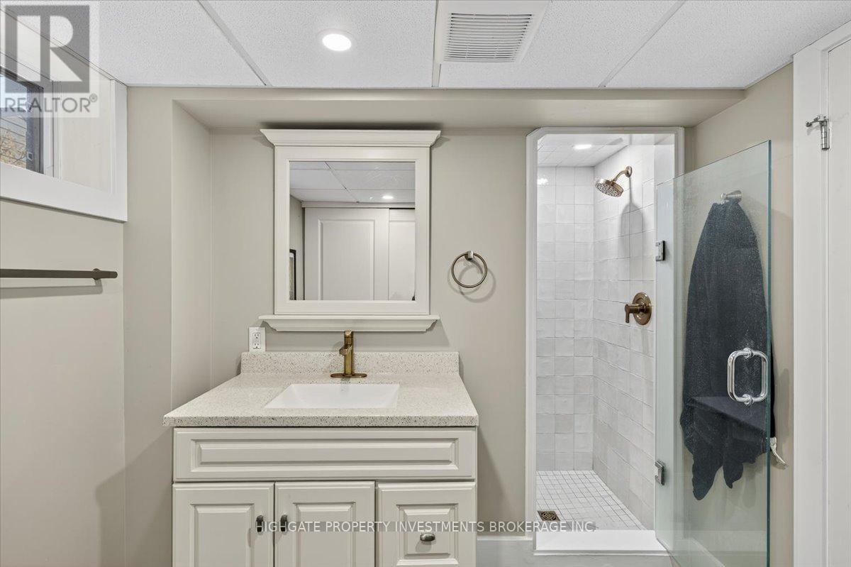 75 Dundonald Street N, Barrie, Ontario  L4M 3T2 - Photo 38 - S12514686