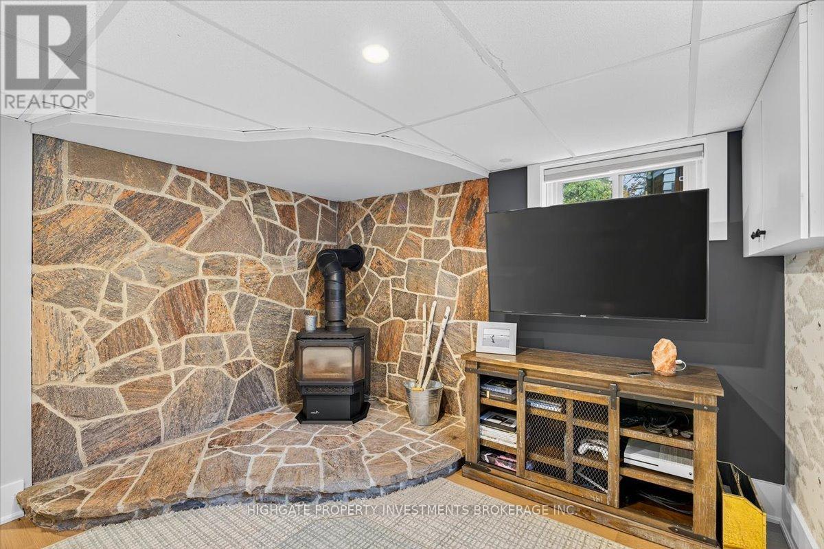 75 Dundonald Street N, Barrie, Ontario  L4M 3T2 - Photo 32 - S12514686