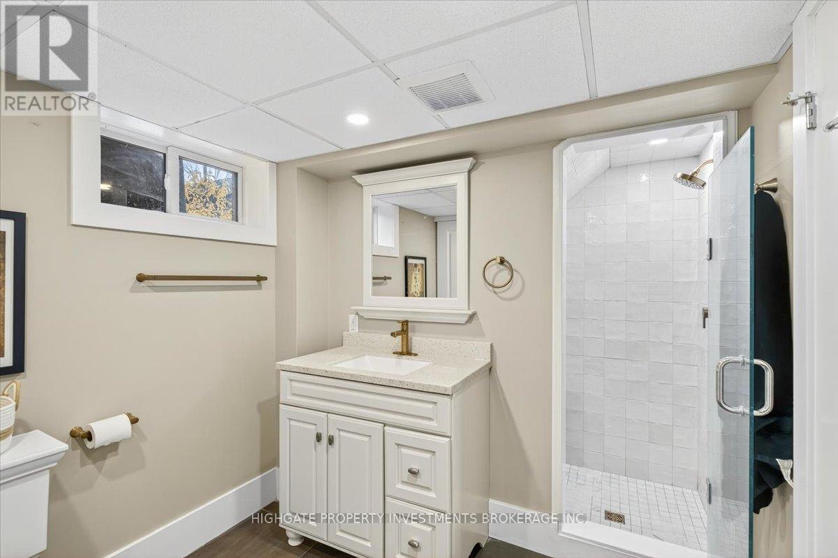 75 Dundonald Street N, Barrie, Ontario  L4M 3T2 - Photo 37 - S12514686