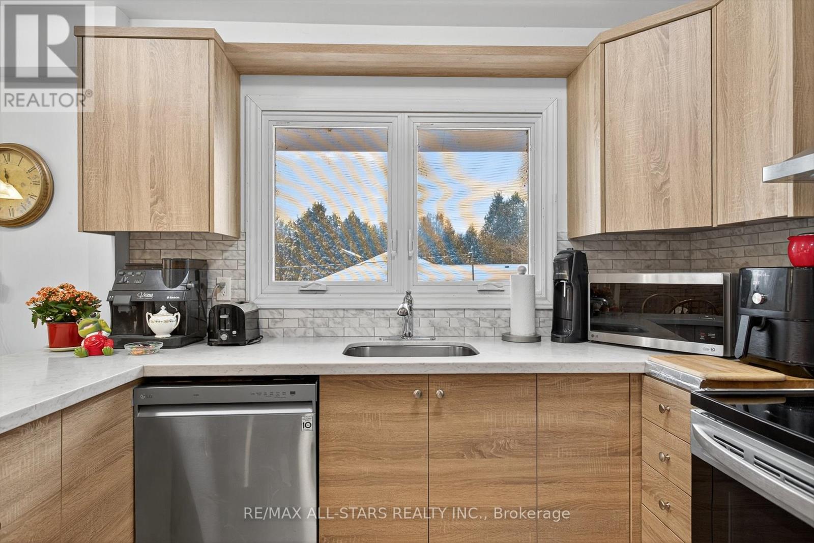 32 Hargrave Road, Kawartha Lakes, Ontario K0M 2B0 - Photo 15 - X12535800