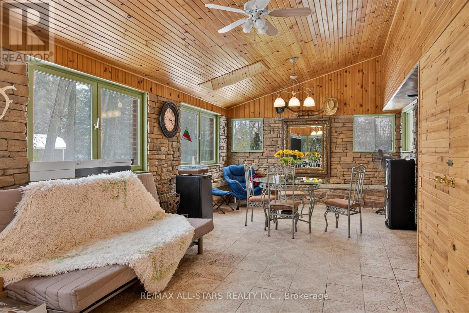 32 Hargrave Road, Kawartha Lakes, Ontario K0M 2B0 - Photo 7 - X12535800