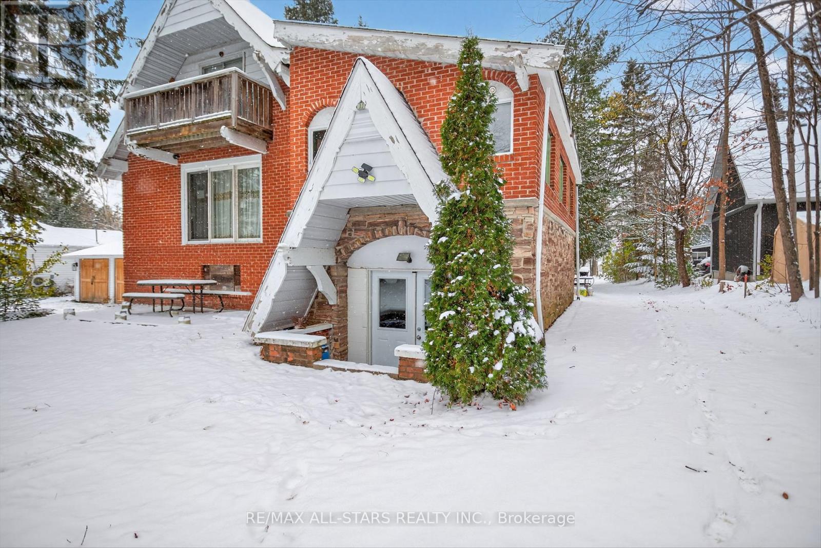 32 Hargrave Road, Kawartha Lakes, Ontario K0M 2B0 - Photo 5 - X12535800
