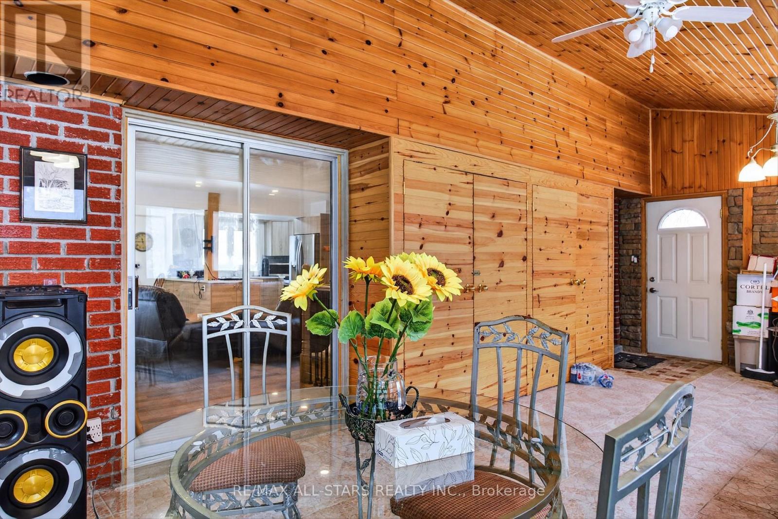 32 Hargrave Road, Kawartha Lakes, Ontario K0M 2B0 - Photo 8 - X12535800