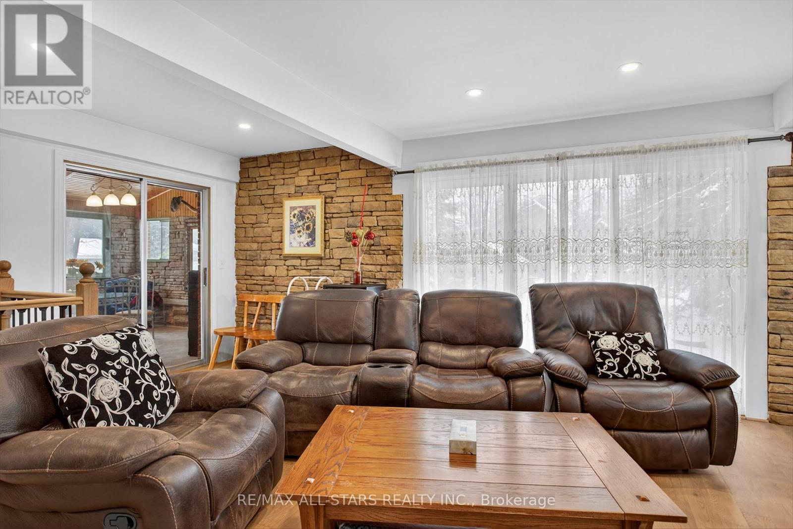 32 Hargrave Road, Kawartha Lakes, Ontario K0M 2B0 - Photo 9 - X12535800