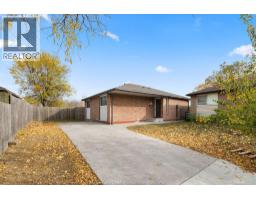 1497 BAYSWATER CRESCENT, Windsor, Ontario