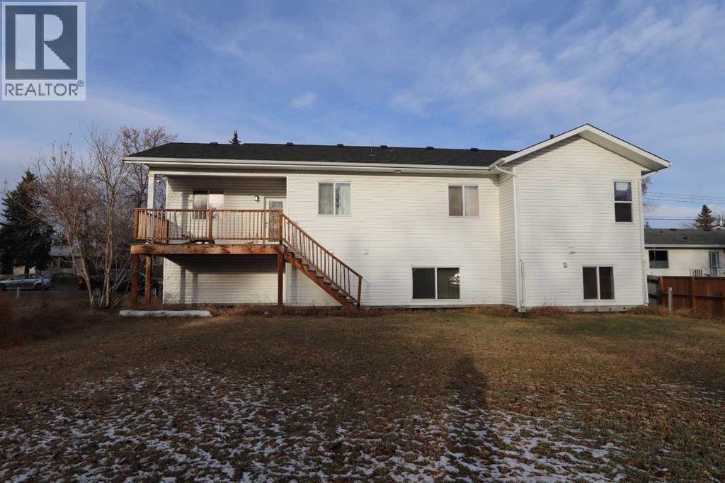 5209 57 Avenue, Ponoka, Alberta  T4J 1G6 - Photo 3 - A2270138