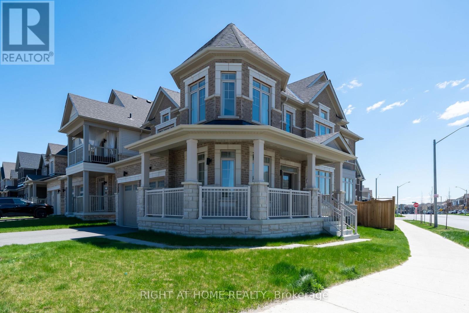 42 Copperhill Hts Drive E, Barrie, Ontario  L9J 0C3 - Photo 2 - S12398768