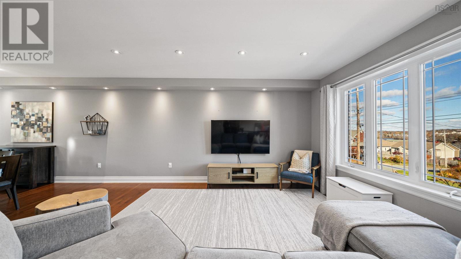 Property at 37 Peachtree Hill image 4