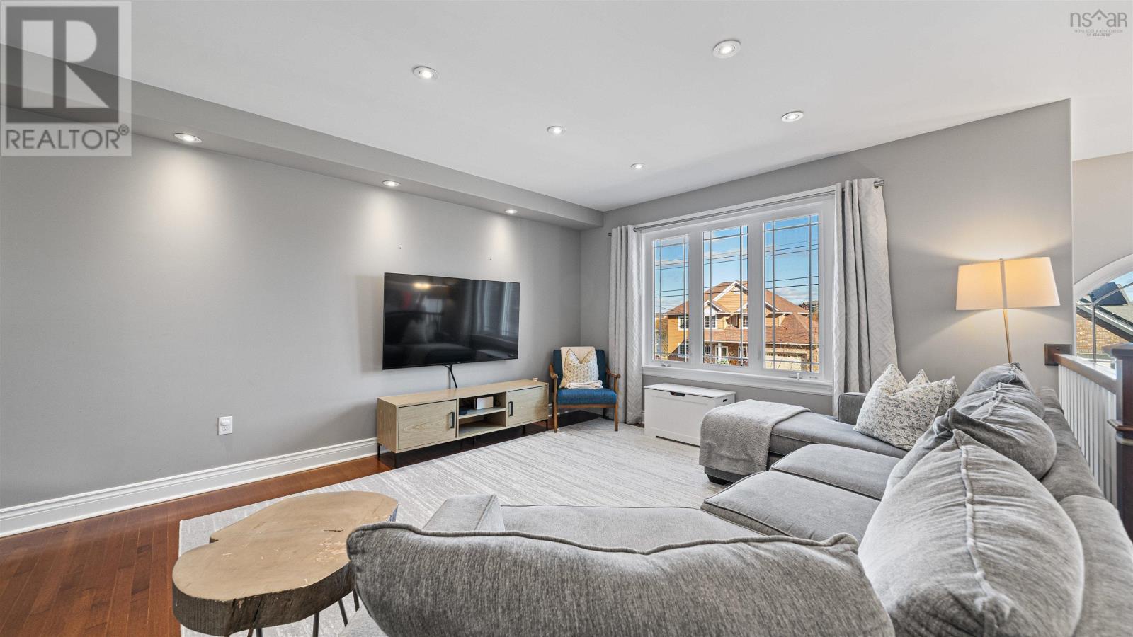 Property at 37 Peachtree Hill image 3