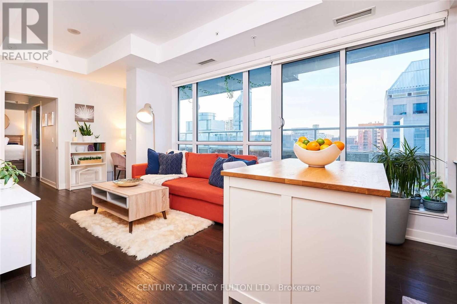 901 - 30 Nelson Street, Toronto, Ontario  M5V 0H5 - Photo 18 - C12536030